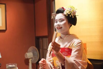 Maiko Dinner in Traditional Restaurant and Tour