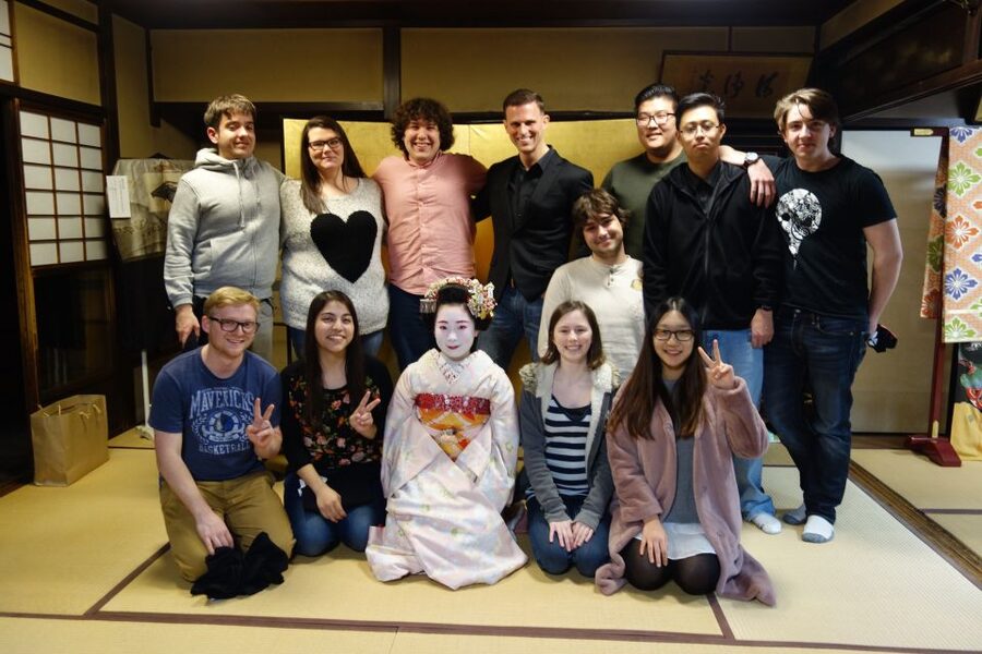 Kyoto: Maiko Happy Hour at a Historic Machiya - Entering Tondaya, a 140-year-old Kyoto townhouse