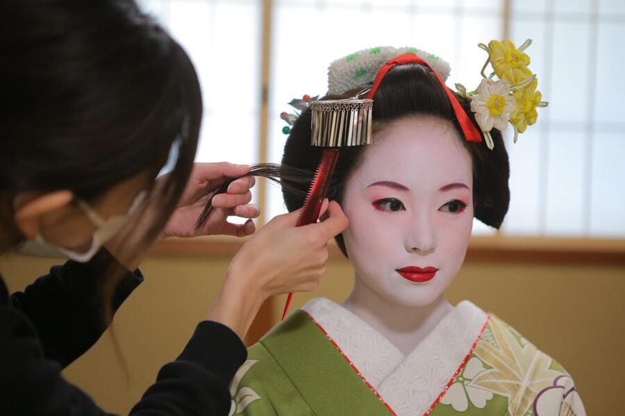 Kyoto: Maiko Makeover and Photoshoot Experience - Adding a 30 or 60-minute Kyoto stroll