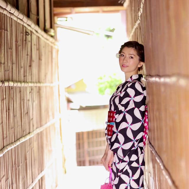 Kyoto: Maiko, Samurai, or Kimono Rental and Tea Ceremony - Getting there and managing the group