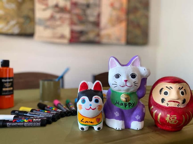 Kyoto: Make Your Own "Daruma" Craft & Painting Workshop - Choosing between a daruma, cat, dog, and Kitsune