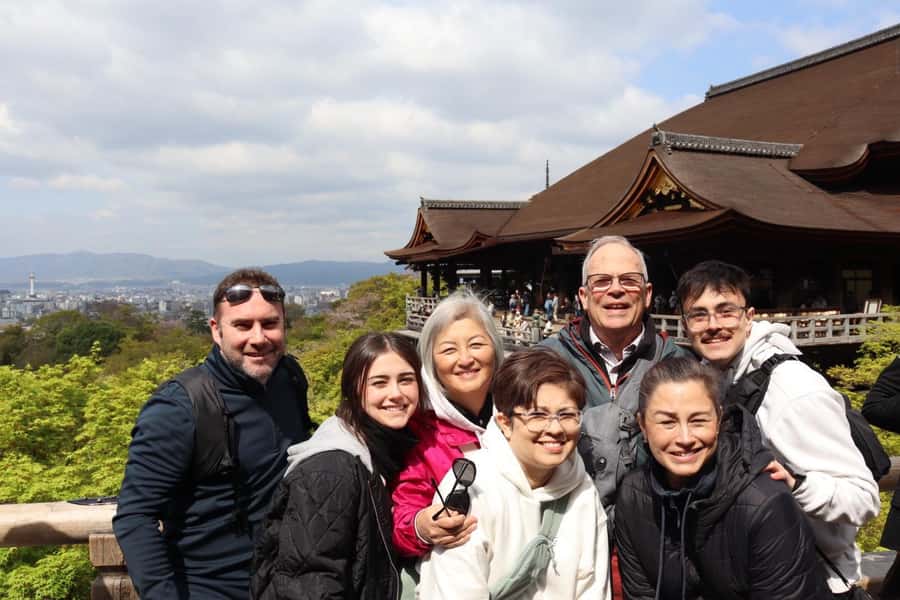 Kyoto Morning Highlights Tour: Fushimi, Kiyomizu-dera & Gion - Why an early start changes Fushimi Inari