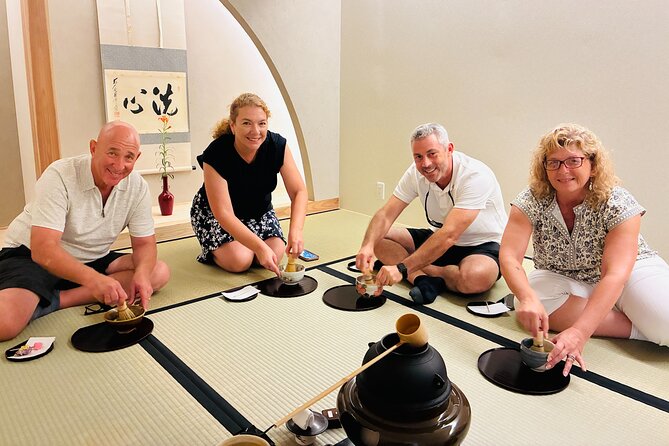 Kyoto: Newly Opened Tea Ceremony - Sanjo Chasuian - Entering Through the Nijiriguchi