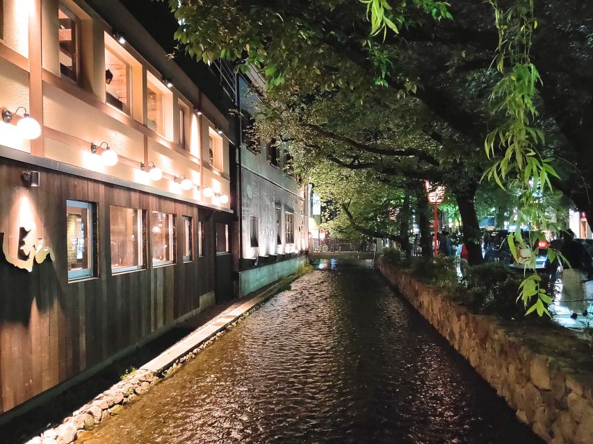 Kyoto Night All-Inclusive Eats and Streets, Gion and Beyond - The first restaurant: small plates and a first drink