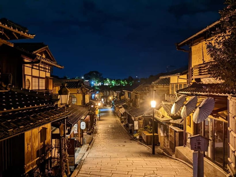 Kyoto: Night E-Bike Tour Hidden Gems & Backstreets - Kiyomizuzaka and the Kiyomizu-dera area