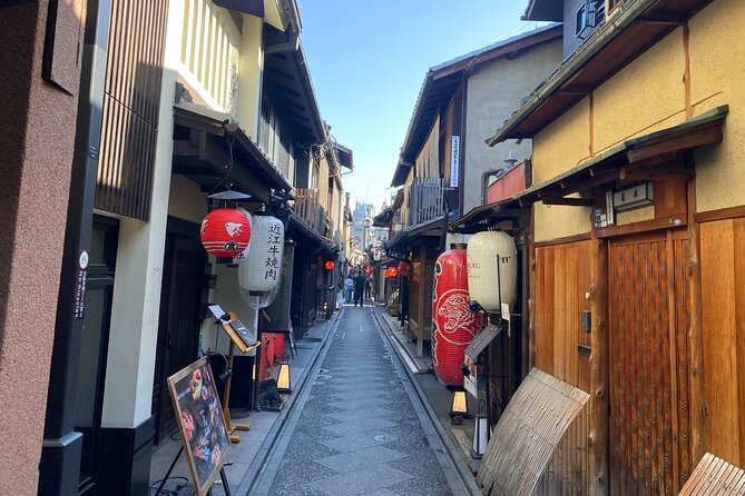Kyoto Night Food Tour Explore Kiyamachi's Culinary Delights - Kiyamachi Street and the Takase River