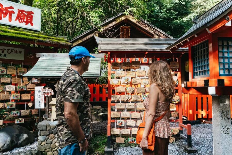 Kyoto: Nijo Castle, Kiyomizu & Fushimi Inari Guided Tour - Kyoto in one day: the key points