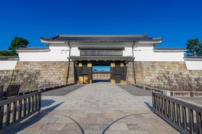 Kyoto: Nijo Castle World Heritage Guided Tour with Admission - Entering the castle grounds with admission included
