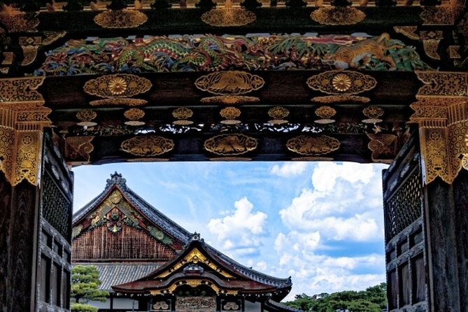Kyoto: Nijo Castle World Heritage Guided Tour with Admission - The palace and the Tokugawa story