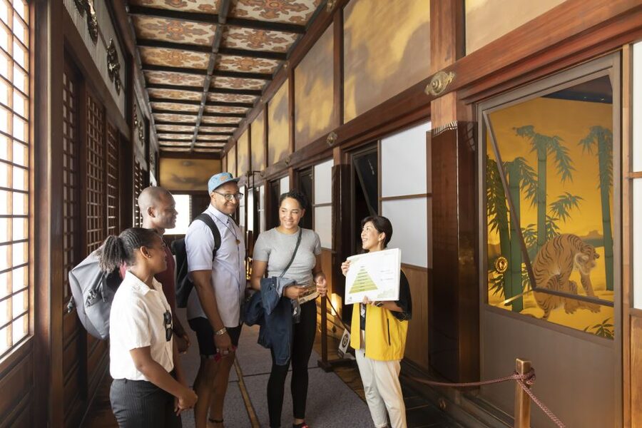 Kyoto: Nijo-jo Castle and Ninomaru Palace Guided Tour - Why Nijo-jo Castle matters