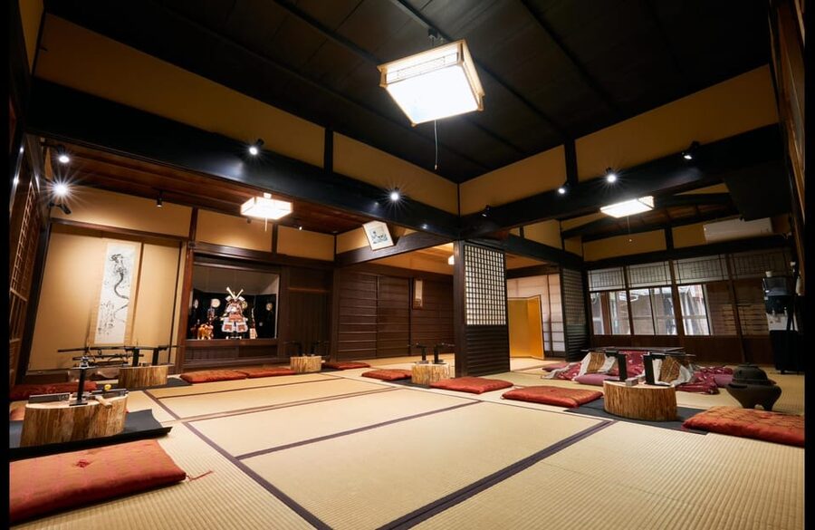 Kyoto: Ninja Weapon Forging Experience - Changing into samue starts the lesson