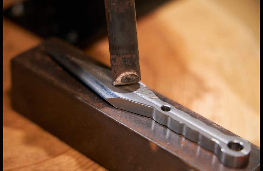 Kyoto: Ninja Weapon Forging Experience - Choosing between shuriken and kunai