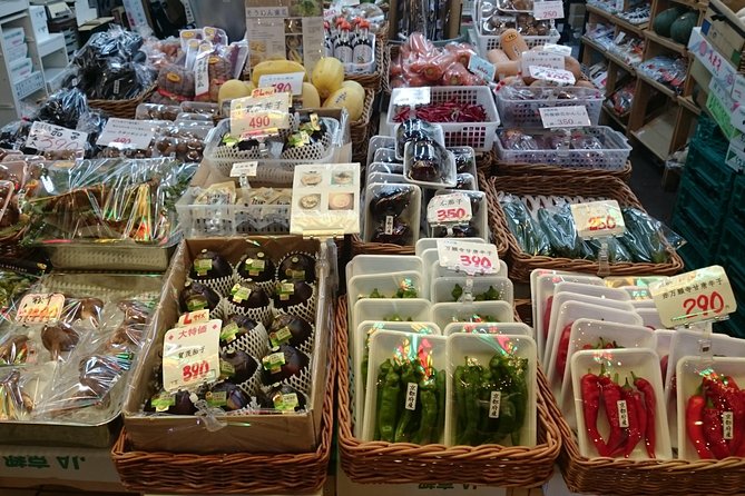 Kyoto Nishiki Market Food and Culture Walking Tour - Shinkyogoku: Kyoto shopping with a modern edge