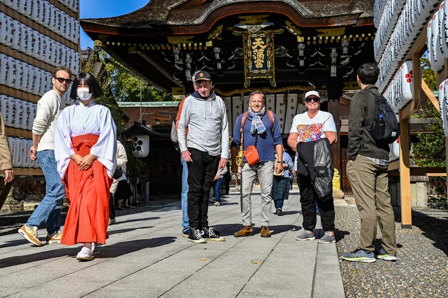 Kyoto: North Kyoto Guided Cycling Tour with Lunch - A One-Hour Lunch at a Local Restaurant