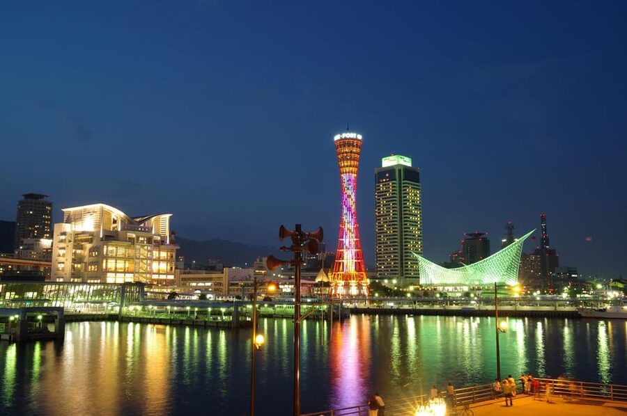 Kyoto/Osaka: Kobe & Himeji Journey Through Culture & History - Kobe Harborland: a quick look at the port