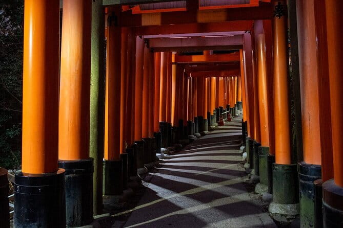 Kyoto Photography Masterclass - Private Photography Lesson - Gion: wooden streets and careful framing