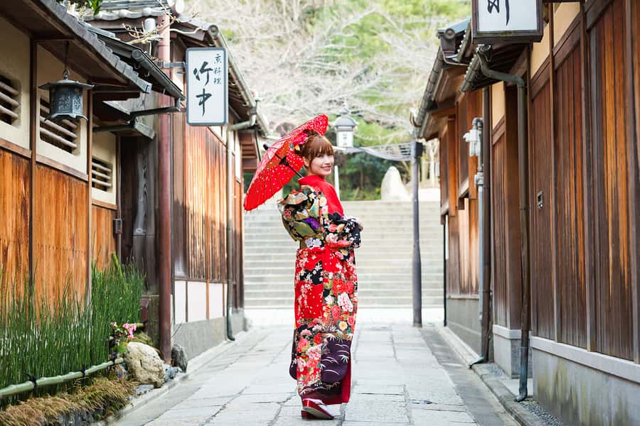 Kyoto: Premium Kimono Rental for 1 day to stroll around - A large selection, from quiet classics to modern patterns