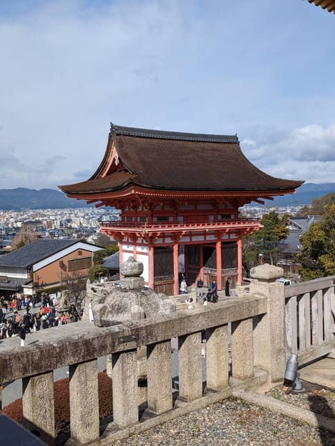 Kyoto: Private 2.5 Hour Historical Walking Tour - The final climb to Kiyomizu-dera