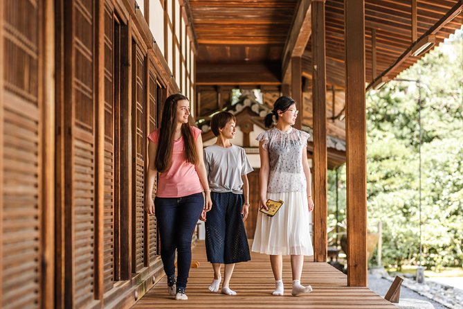 Kyoto Private 7-Hour Hidden Gems Tour with a Local – Unscripted - Ishibe-koji and old Kyoto atmosphere