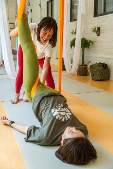 Kyoto: Private Aerial Yoga Class - Basic Aerial Yoga at Waist Height