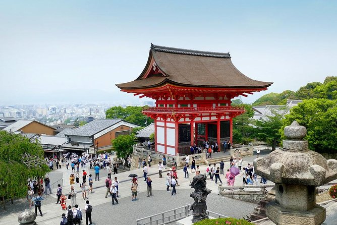 Kyoto Private Day Tour with English-Speaking Driver from Kyoto - Gion and the old streets around Kiyomizu-dera