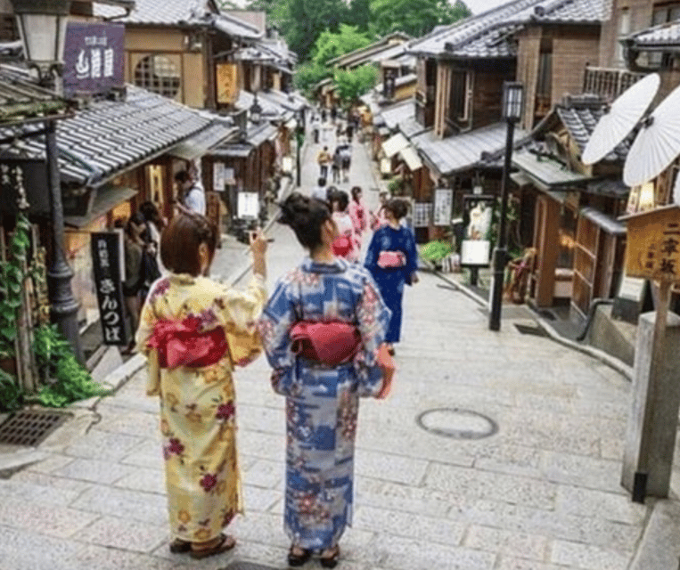Kyoto: Private Highlights Tour with Guide and Luxury Vehicle - Kinkaku-ji brings the famous golden reflection