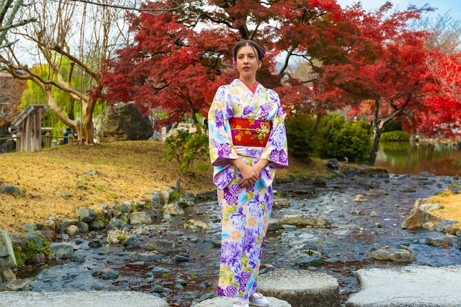Kyoto Private Kimono Photoshoot for Couple and Solo - Yasaka Koshindo adds color and a spiritual setting