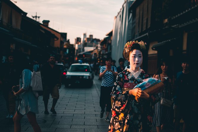 Kyoto Private Night Tour with a Local – Bars, Bites & Culture - Why Kyoto at night works so well