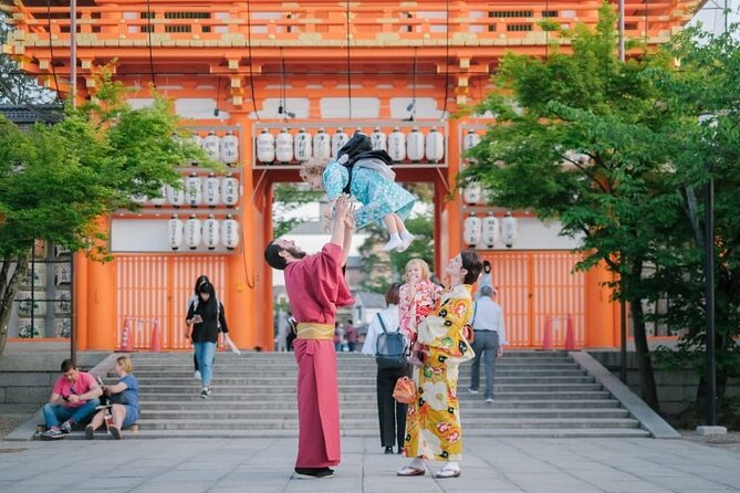 Kyoto Private Photoshoot Experience with a Professional Photographer - Kiyomizu-dera and the old streets below it