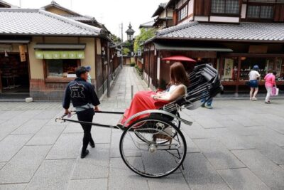 Private Rickshaw Tour of Gion and Higashiyama Area