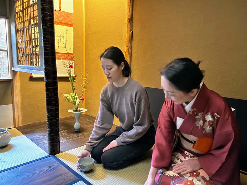 Kyoto: Private Tea Ceremony at local home with tea master - Watching the demonstration