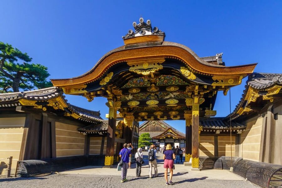 Kyoto: Private tour with Kyoto's licensed guide. Spanish - What the private format adds