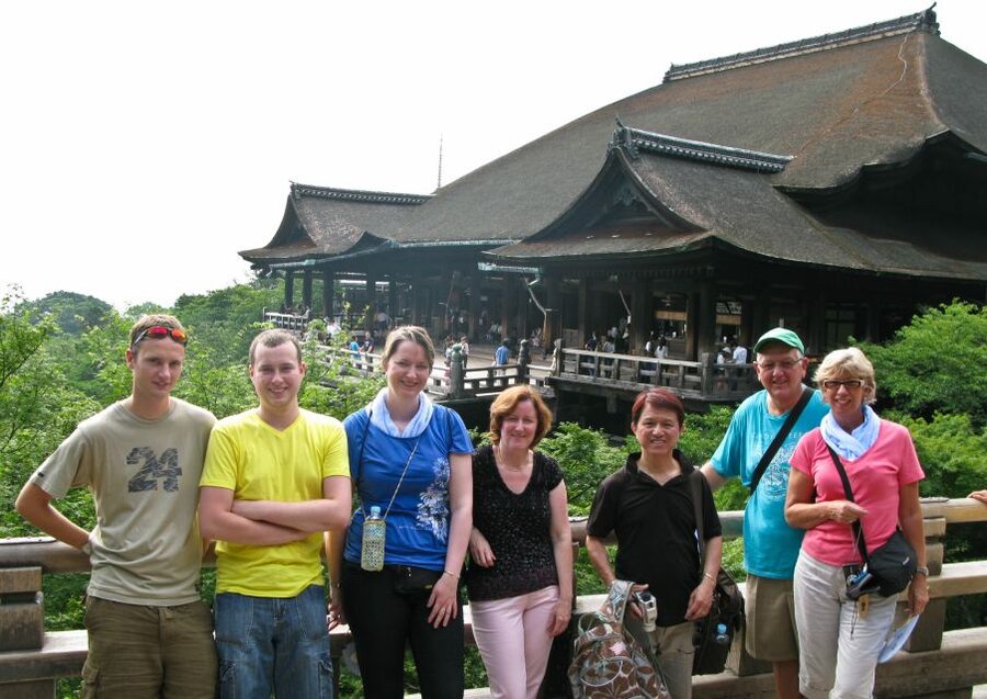 Kyoto: Private Tour with Local Licensed Guide - Eight hours: a full day with room for the city’s outer districts