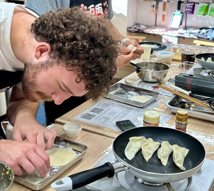 Kyoto: Ramen, Gyoza, and Onigiri Cooking Class - What this Kyoto cooking class actually teaches