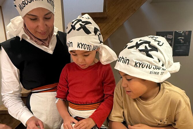 Kyoto Ramen Spoon Painting & Michelin Cooking Class - Who should book it