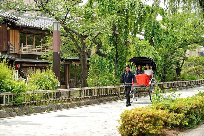 Kyoto Rickshaw Tour - Yasaka Shrine and Kyoto’s living traditions