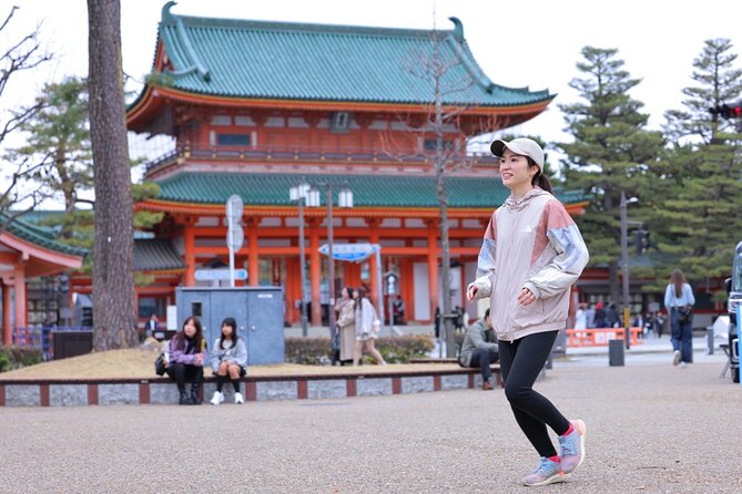 Kyoto Run & Walk Tour with Locals - Yasaka Shrine and Hanamikoji Street