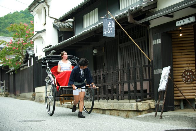 Kyoto Sagano Insider: Rickshaw and Walking Tour - Entering a Kyoto machiya at Sagatoriimotocho