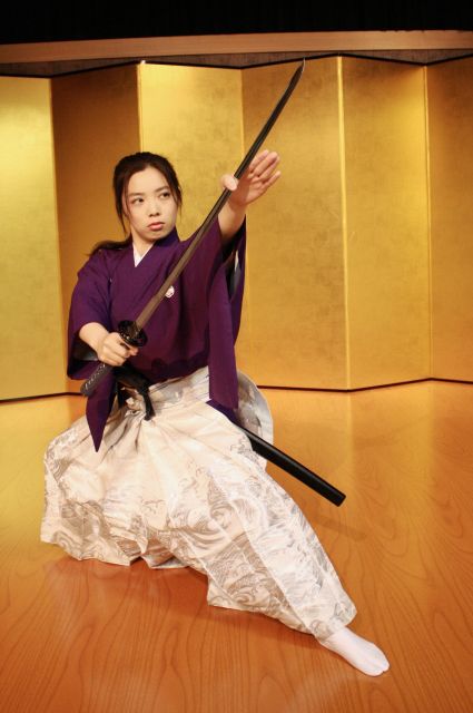 Kyoto: Samurai Kenbu Traditional Sword Dancing Show - Who Will Get the Most From This Show?