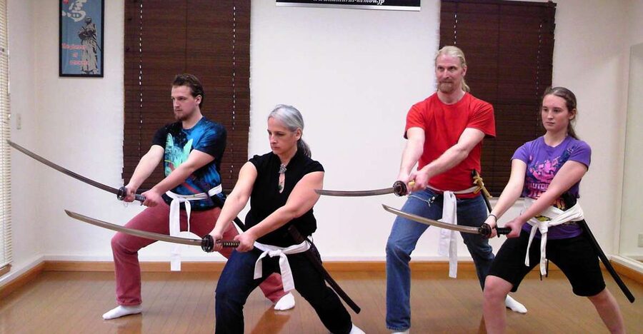 Kyoto: Samurai Sword Class by Experts in Traditional Arts - Choosing Your Costume and Preparing to Move