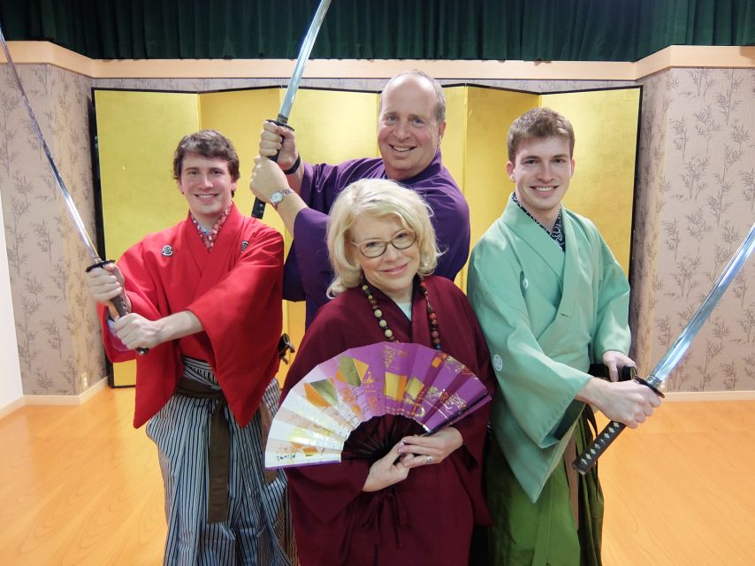 Kyoto: Samurai Sword Class by Experts in Traditional Arts - Learning to Bow, Draw, Strike, and Sheathe