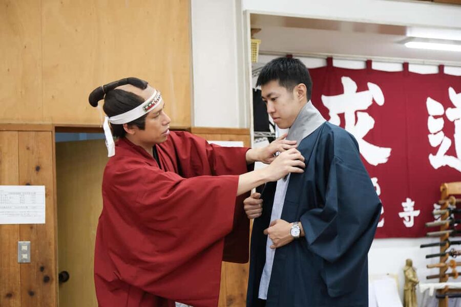 Kyoto: Samurai Sword & Kimono Action Filming Experience - Watching professional chambara actors
