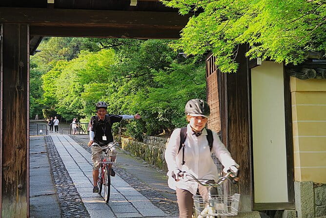 Kyoto Shogun Cycling Tour - Toji-in and the quieter side of Zen