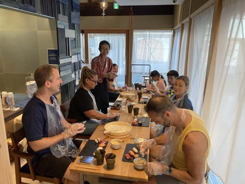 Kyoto: Small-Group Authentic Sushi Making Workshop - Making nigiri, gunkan, and maki