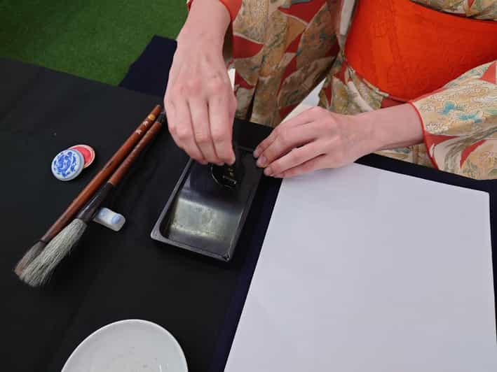 Kyoto: Sumi Ink and Brush Calligraphy Experience - Why the ink-making matters