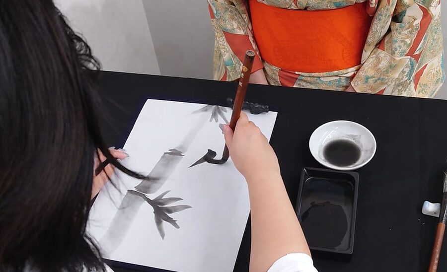 Kyoto: Sumi Ink and Brush Calligraphy Experience - Finding the meeting point near Kani Doraku