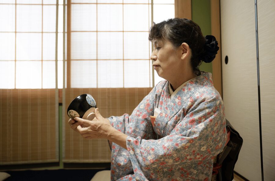 Kyoto: Tea Ceremony Experience in a Small Tea Room - What happens during the one-hour session