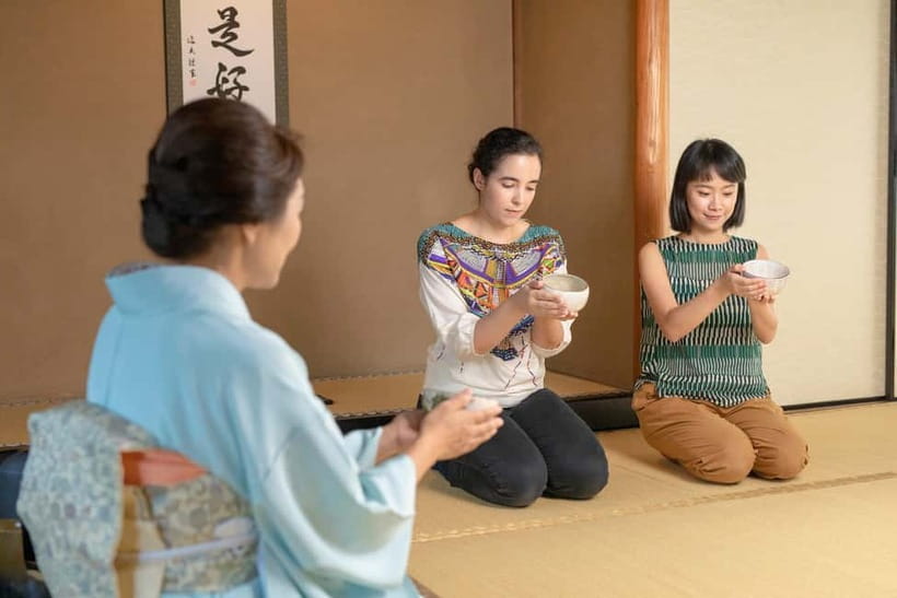 Kyoto: Tea Ceremony in 100-year-old Kyo-Machiya Townhouse - Choosing the kimono option at Gojo