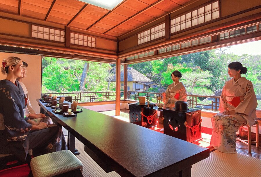 Kyoto: Tea Ceremony in a Traditional Tea House in Kiyomizu - Entering Sakaguchian from busy Sannenzaka