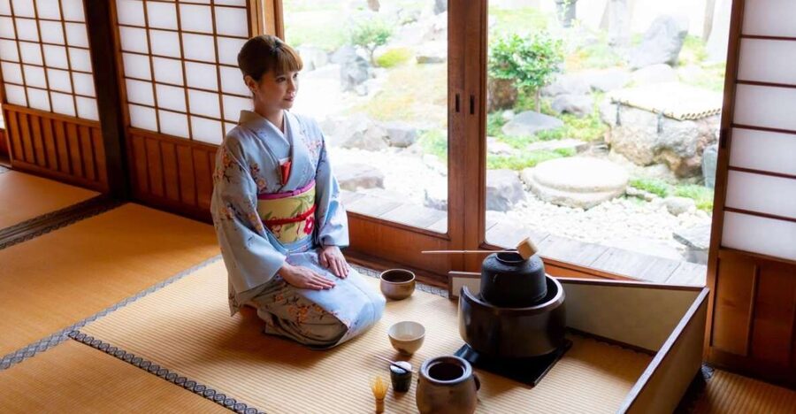 Kyoto: Tea Ceremony Ju-An at Jotokuji Temple - Entering Jotokuji Temple before the tea